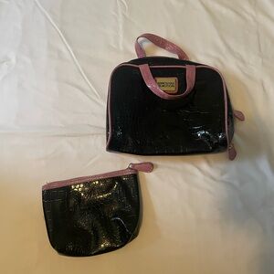 Kenneth Cole Cosmetic Bag Set
